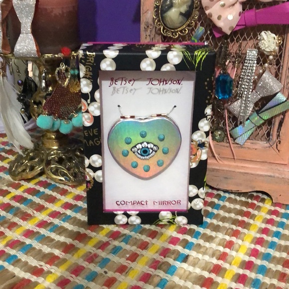 Betsey Johnson Accessories - NWT Betsey-Johnson compact mirror